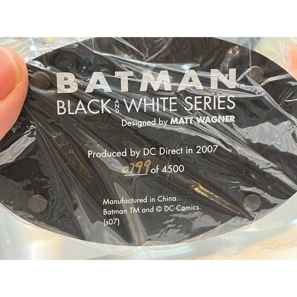 DC Direct Batman Black & White Statue MATT WAGNER # 799/4500 New Factory Sealed - Picture 5 of 5